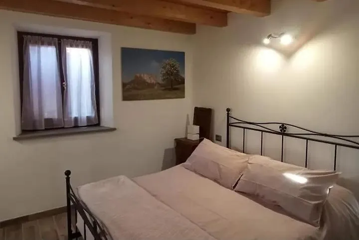 Bed & Breakfast B&B La Divina Pietra Carnola Italy