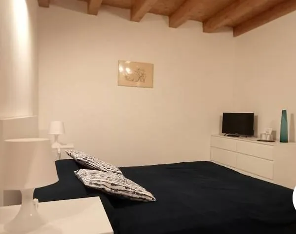 B&B La Divina Pietra Carnola Italy